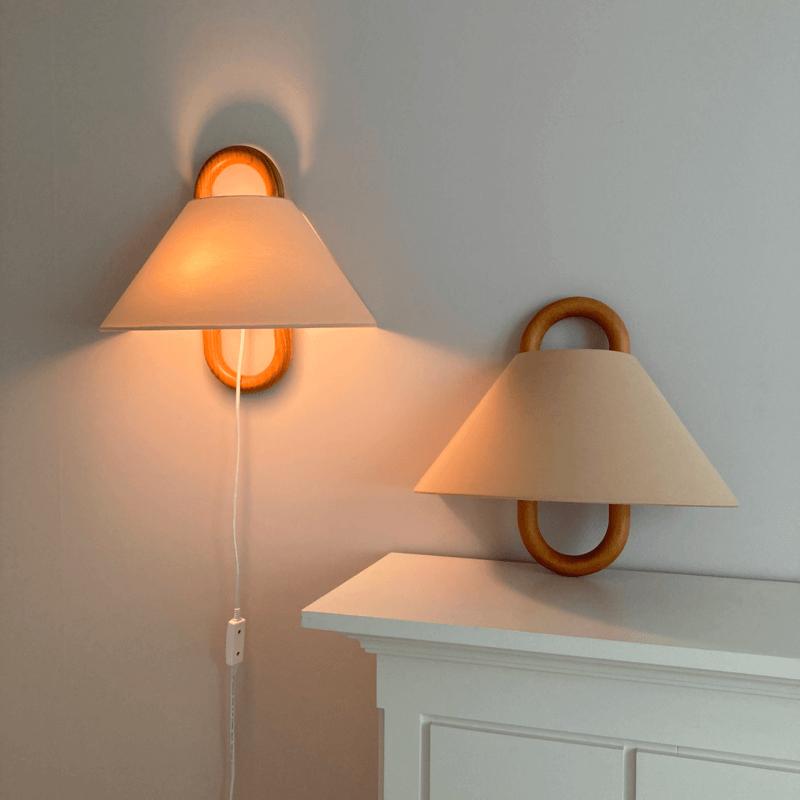 Aurelia – LED Wandlampe aus Buchenholz
