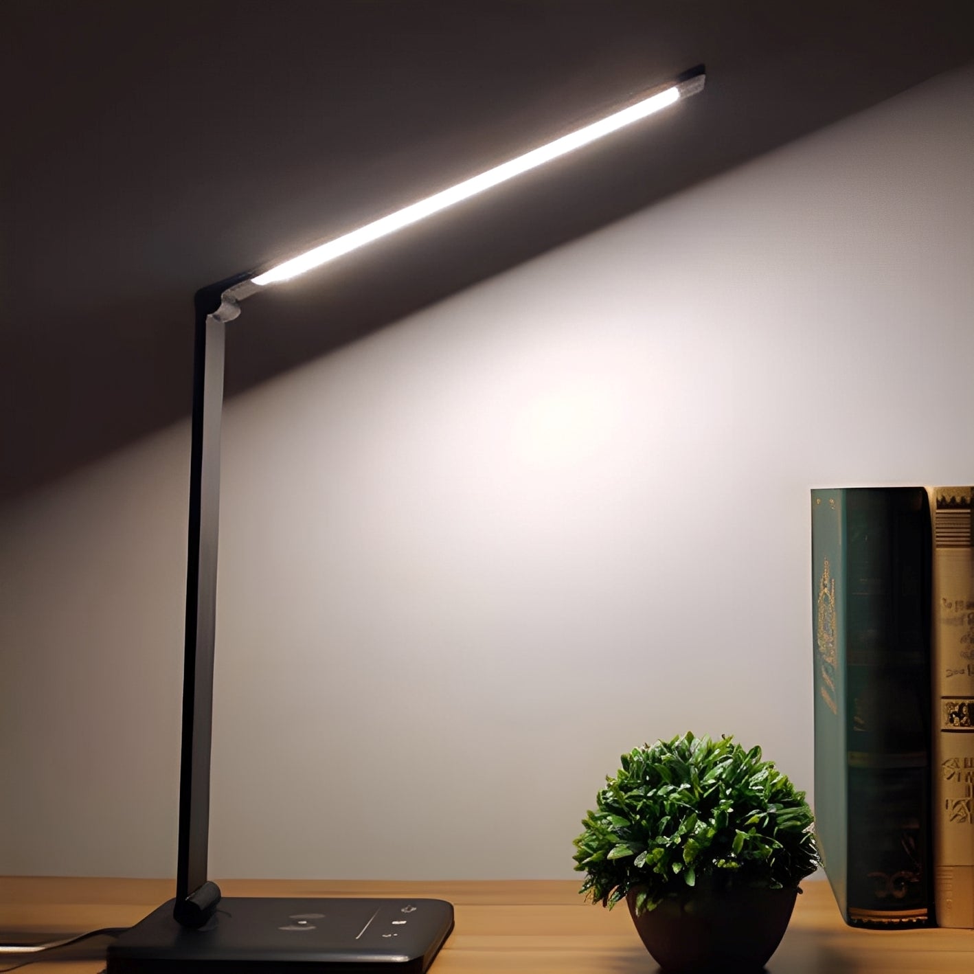 Ariel – LED Tischlampe
