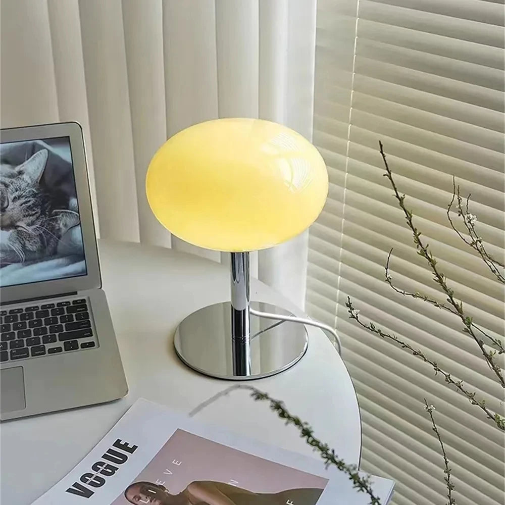 PopLight – Bunte Bauhaus-Tischlampe mit Retro-Charme
