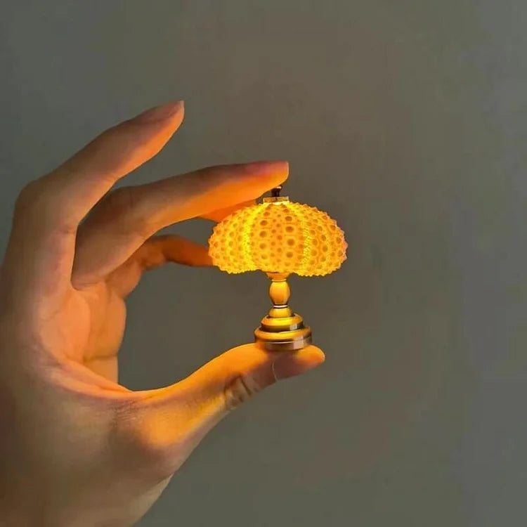Nerida – Handgemachte Seeigel-Qualle Nachtlampe