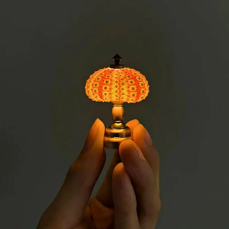 Nerida – Handgemachte Seeigel-Qualle Nachtlampe