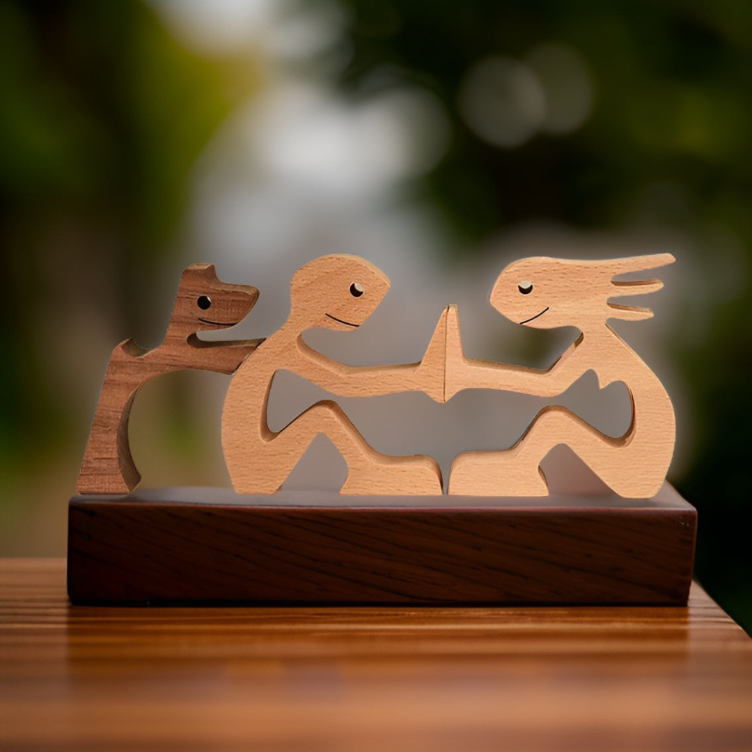 Aelix – Handgefertigte Holzfigur