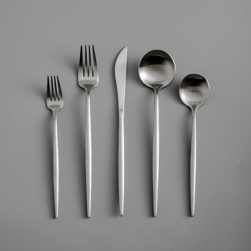 Nordic Elegance - Minimalistisches Besteck Set