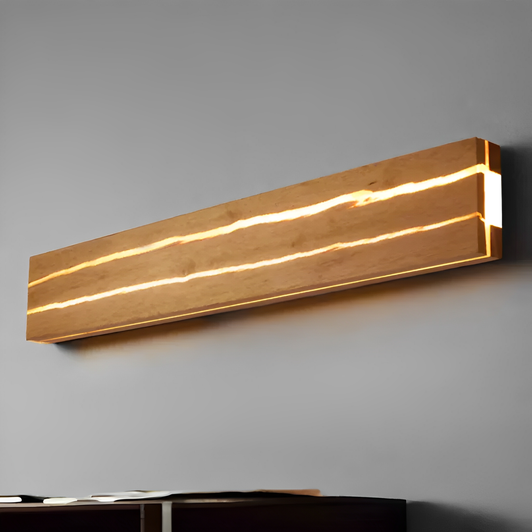 Ewan – Zeitgemäße Wandlampe mit Holzriss-Look