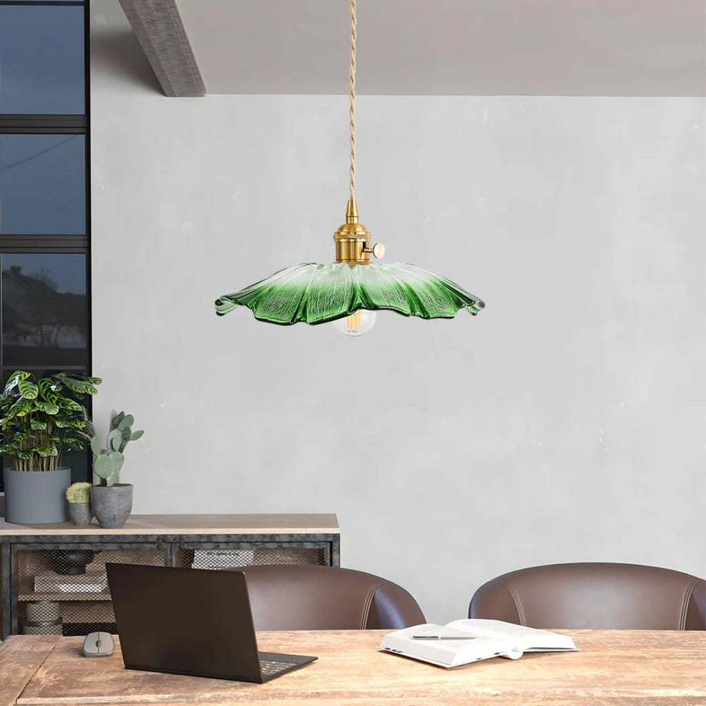 Kaoru – Kronleuchter aus Messing und Glas