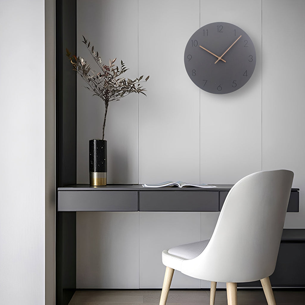 Skandor – Einfache Wanduhr im nordischen Design