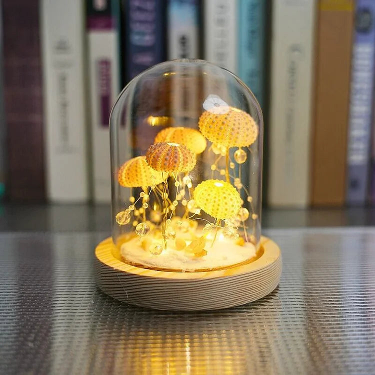 Nerida – Handgemachte Seeigel-Qualle Nachtlampe