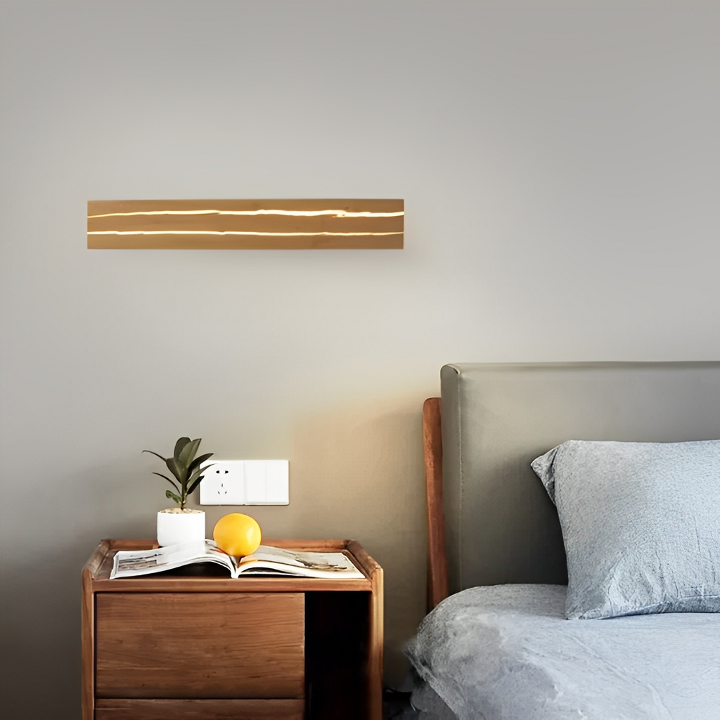 Ewan – Zeitgemäße Wandlampe mit Holzriss-Look