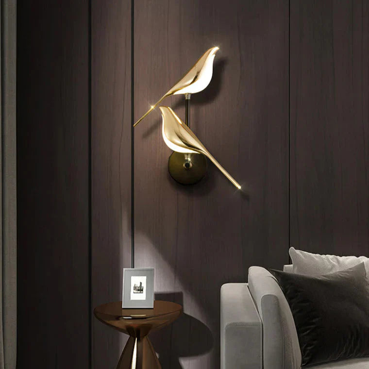 Nola – Künstlerische Vogel-Wandlampe
