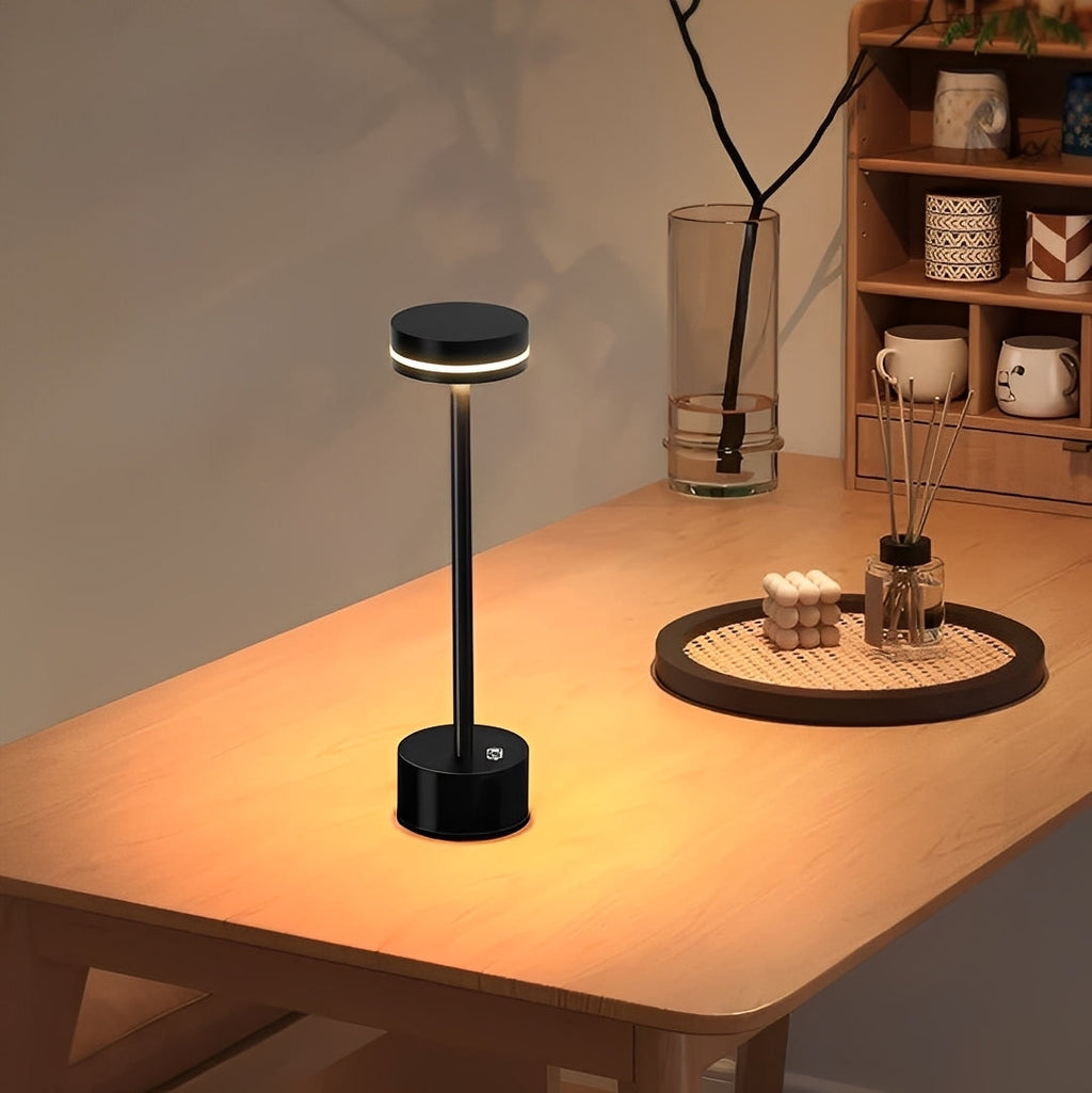 Hoshi – LED-Tischleuchte mit kosmischer Eleganz