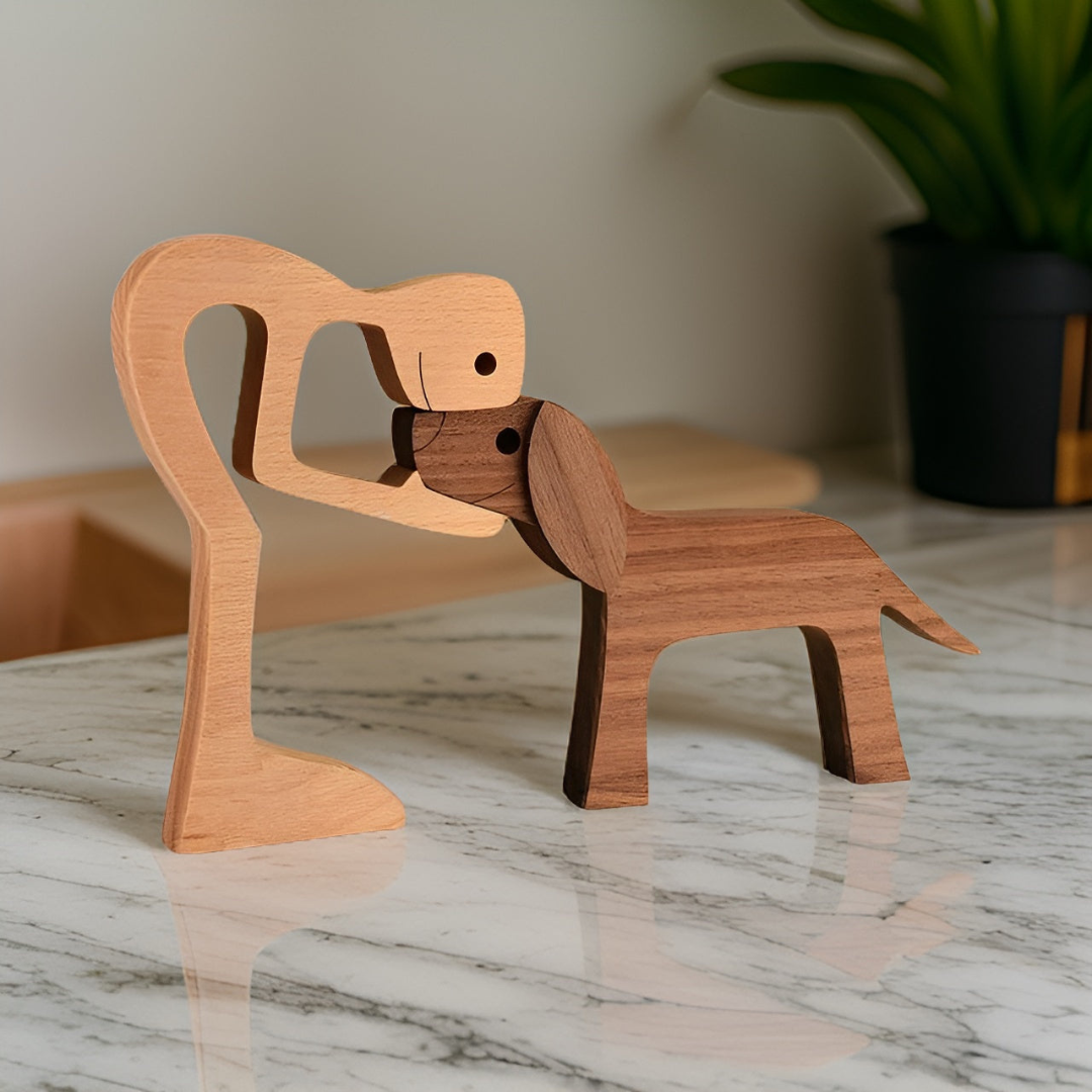 Aelix – Handgefertigte Holzfigur