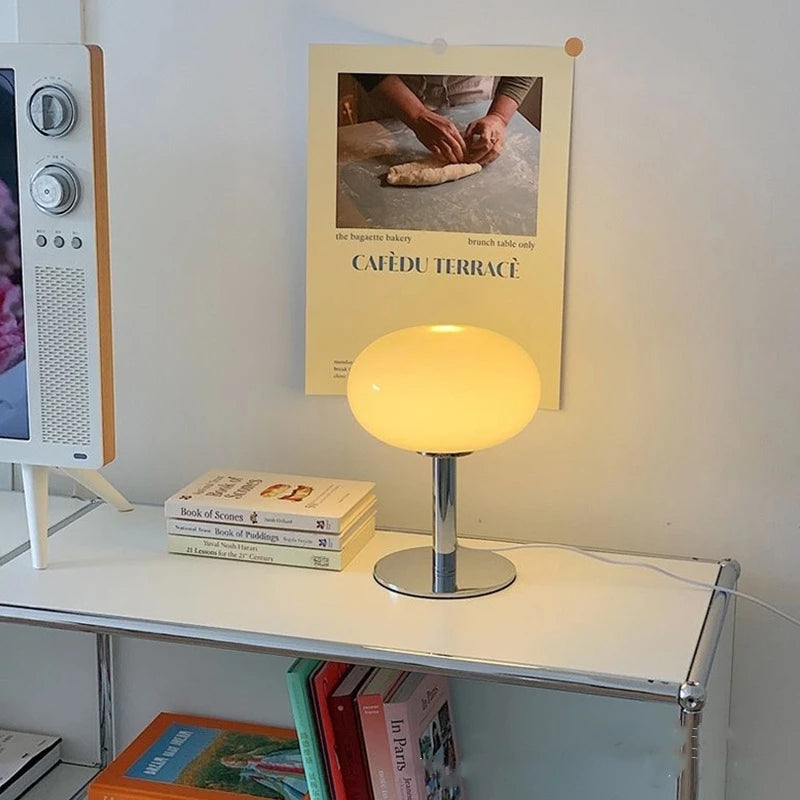 PopLight – Bunte Bauhaus-Tischlampe mit Retro-Charme