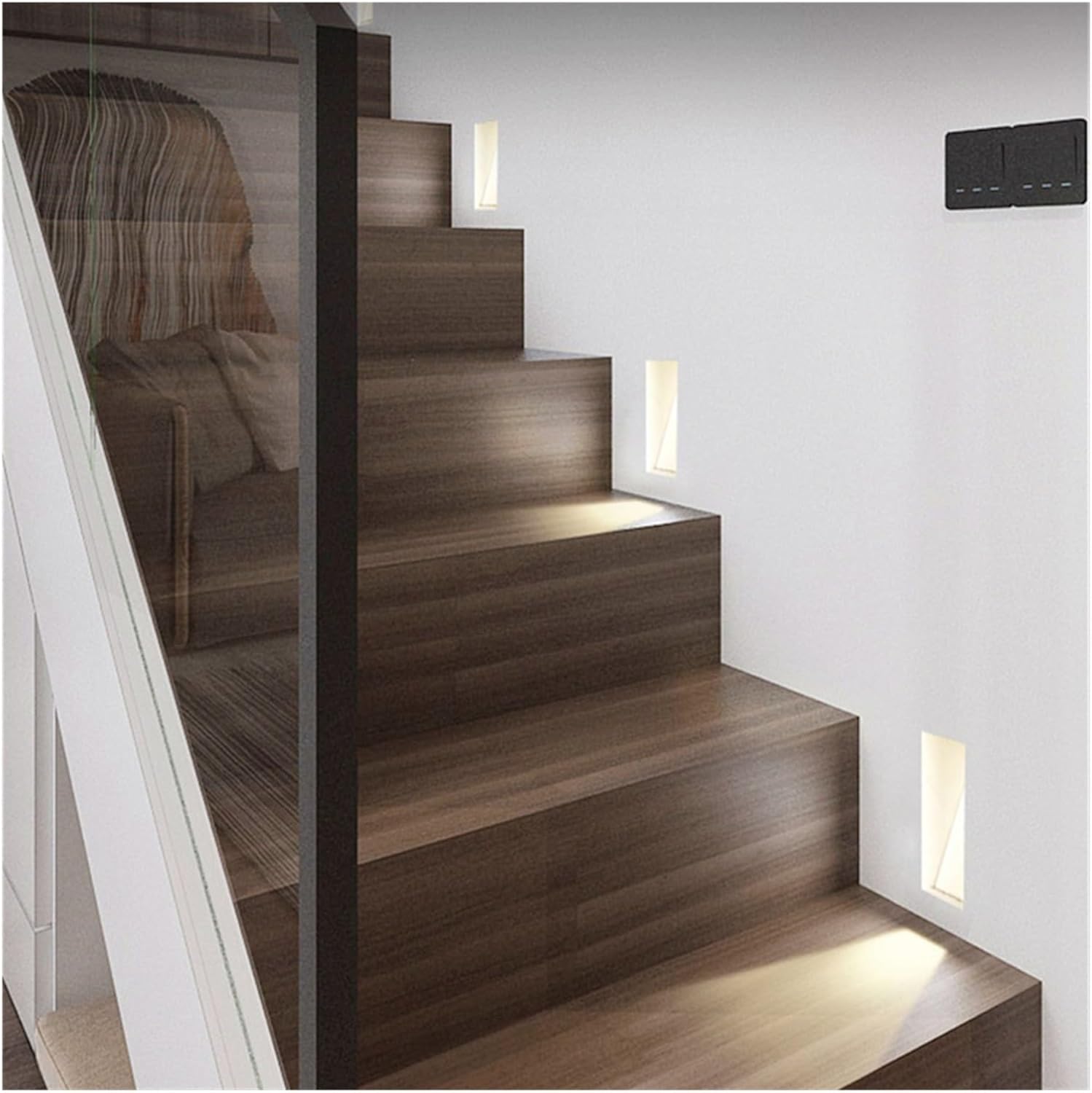 Gregor – Schlichte Treppen Kick Lampe