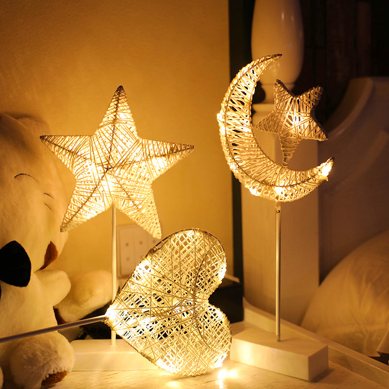 Minimalistische Deko-Tischlampe – Stilvolle Akzentbeleuchtung für modernes Wohndesign