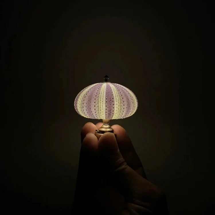 Nerida – Handgemachte Seeigel-Qualle Nachtlampe