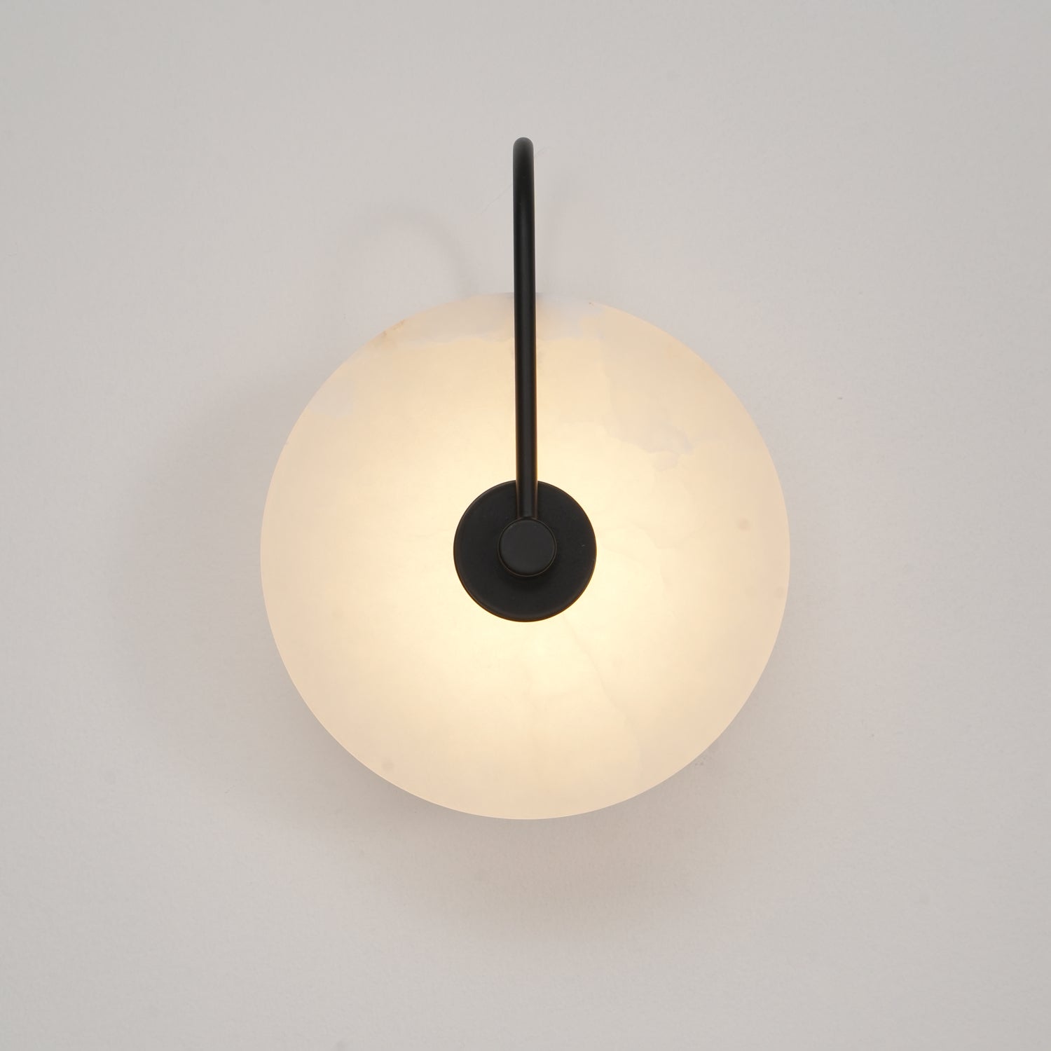 Aveline – LED-Wandlampe aus Alabasterstein