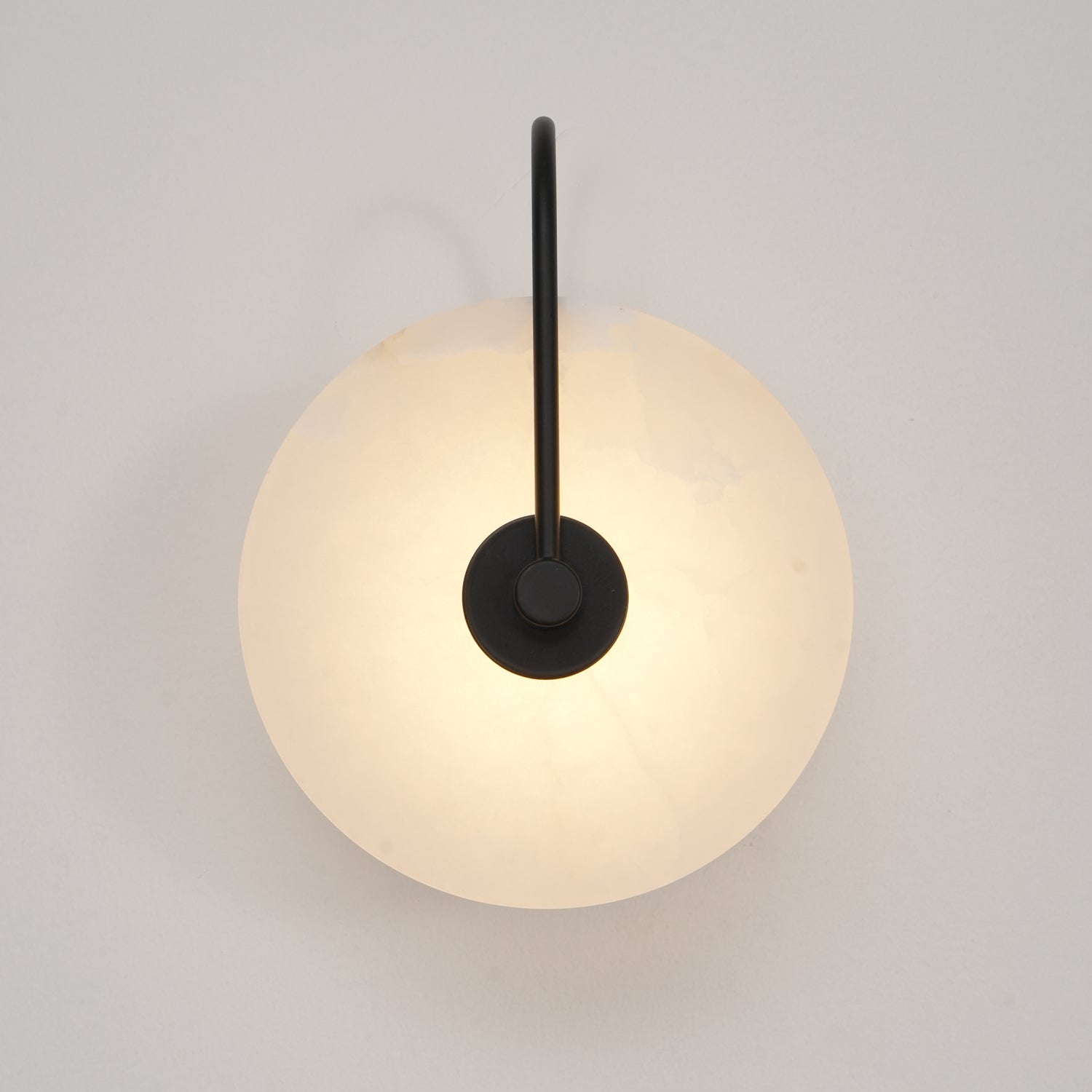 Aveline – LED-Wandlampe aus Alabasterstein