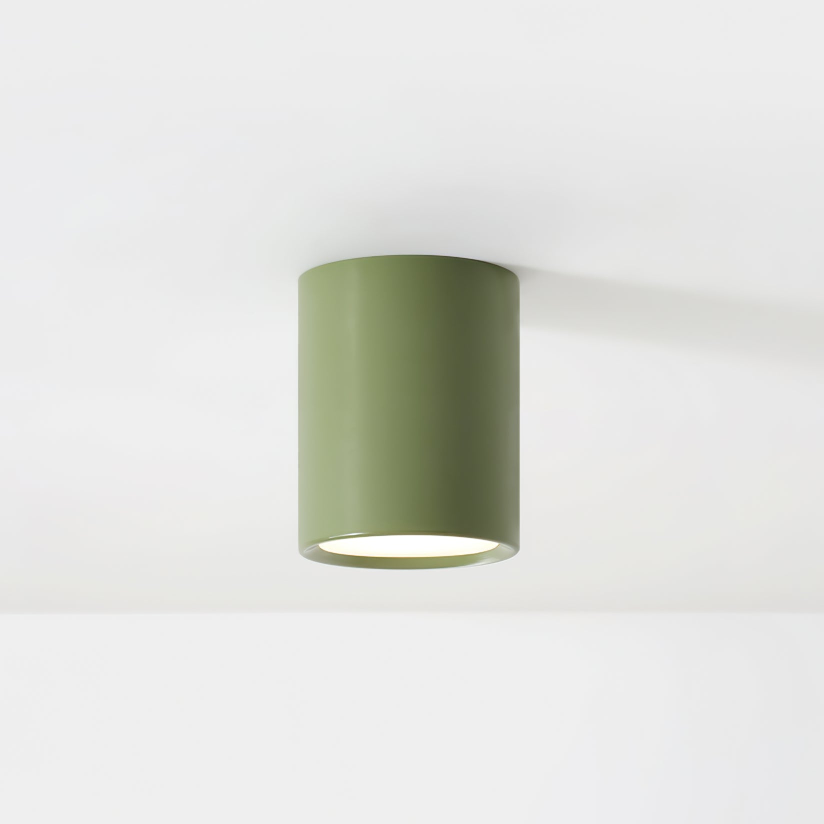 Livia – Zeitgemäße Deckenleuchte mit Downlight