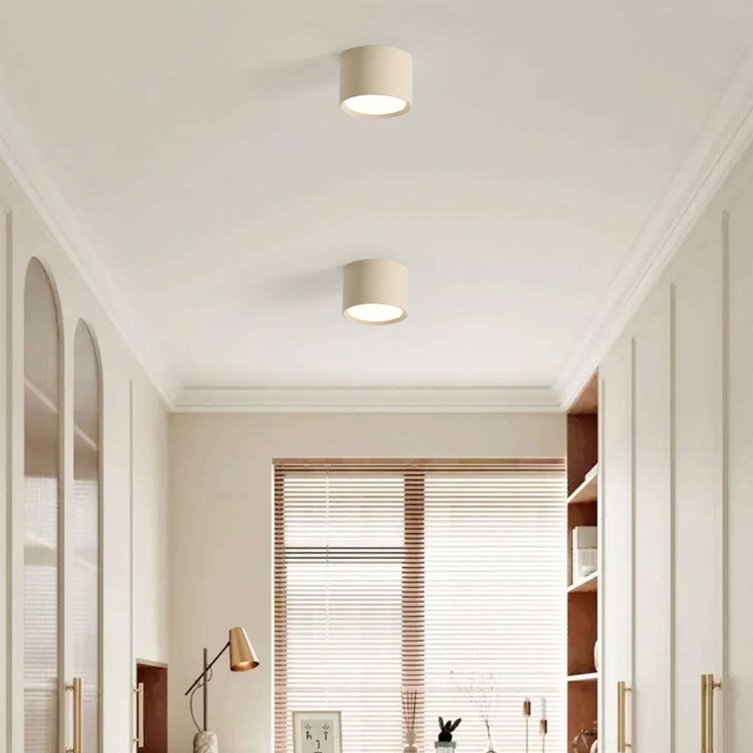 Livia – Zeitgemäße Deckenleuchte mit Downlight