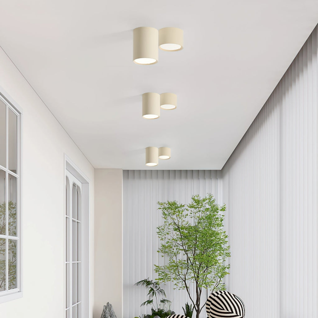 Livia – Zeitgemäße Deckenleuchte mit Downlight
