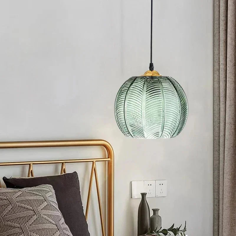 Kohana – Glasleuchte mit Vintage-Blattmotiv