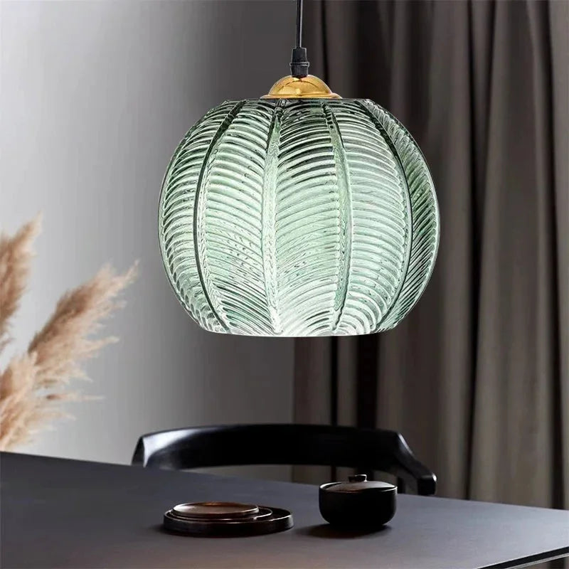 Kohana – Glasleuchte mit Vintage-Blattmotiv