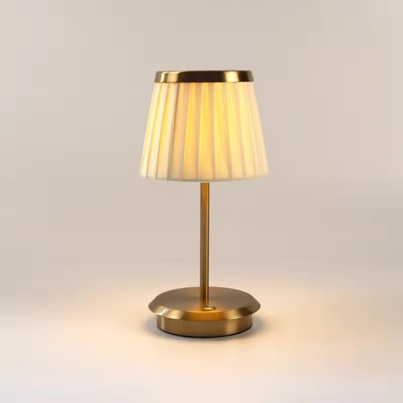 Emi – Elegante USB-Tischlampe