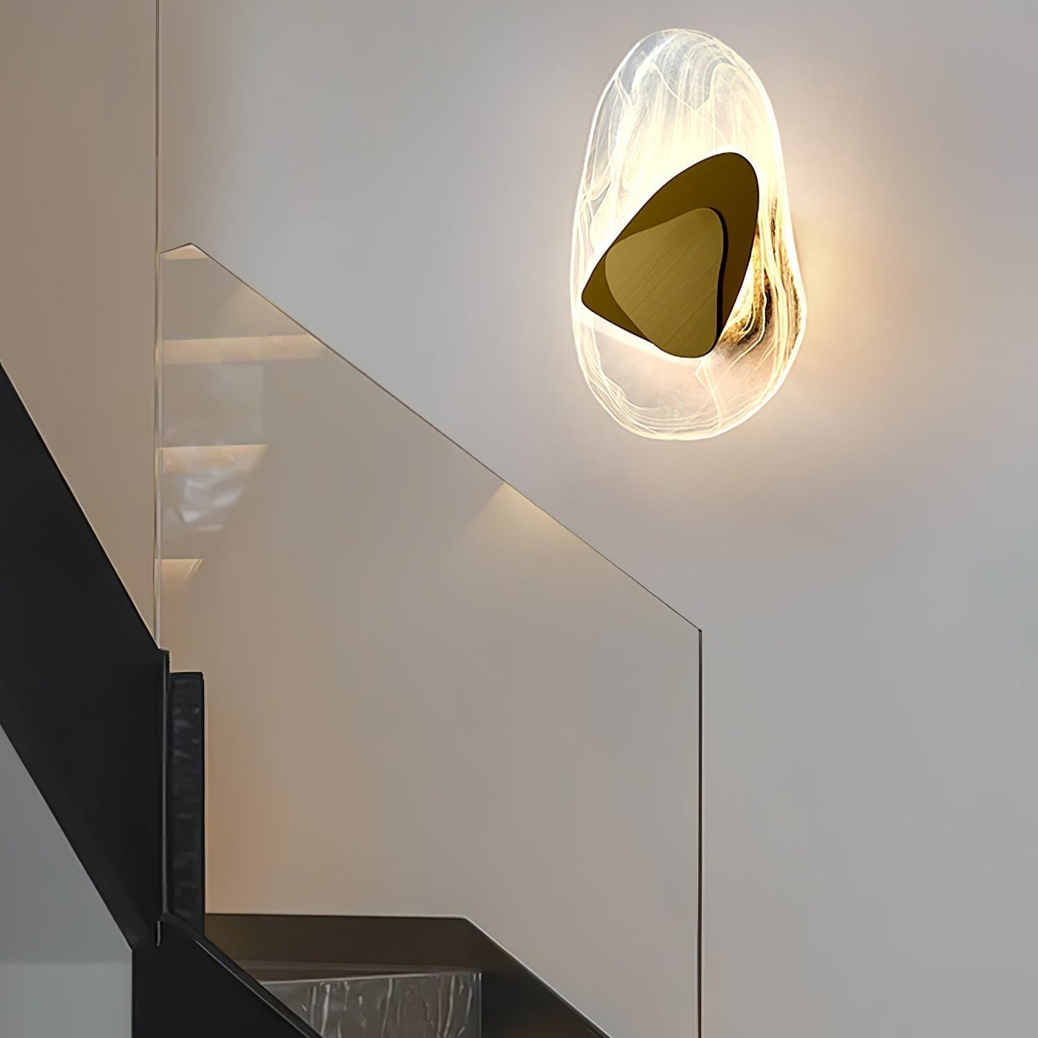 Katara – Designer Wandleuchte mit Kristallakzenten