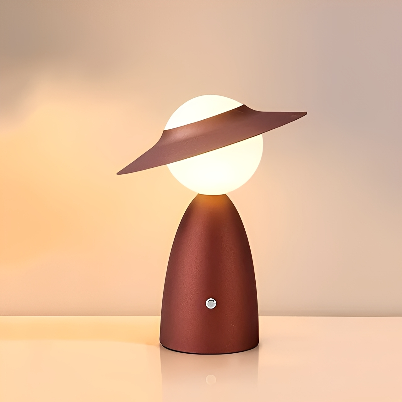 LumiElite – Kreative Metall-Tischleuchte mit USB-Ladung