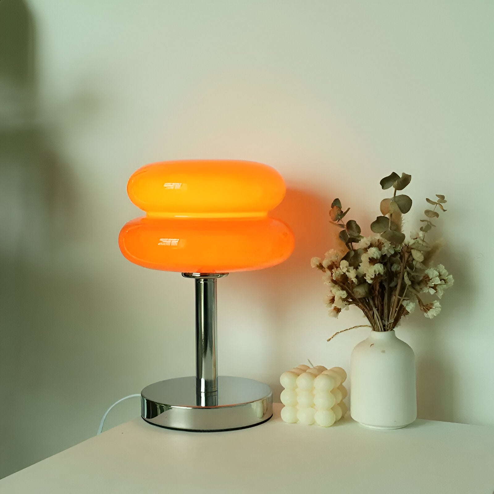VivaGlass Tischlampe – Stilvolle Farbglanz-Leuchte für moderne Räume