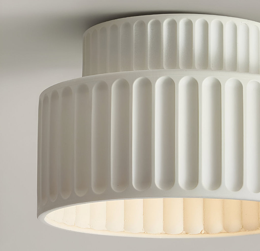 PureRib Deckenlampe – Gerippte Harz-Leuchte in mattem Weiß