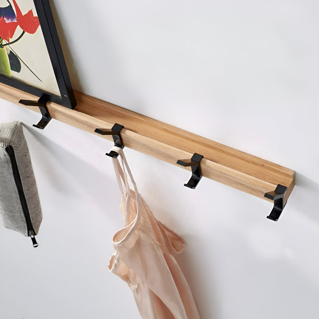 HookForm – Wandgarderobe aus Holz mit eleganten Aluminiumhaken