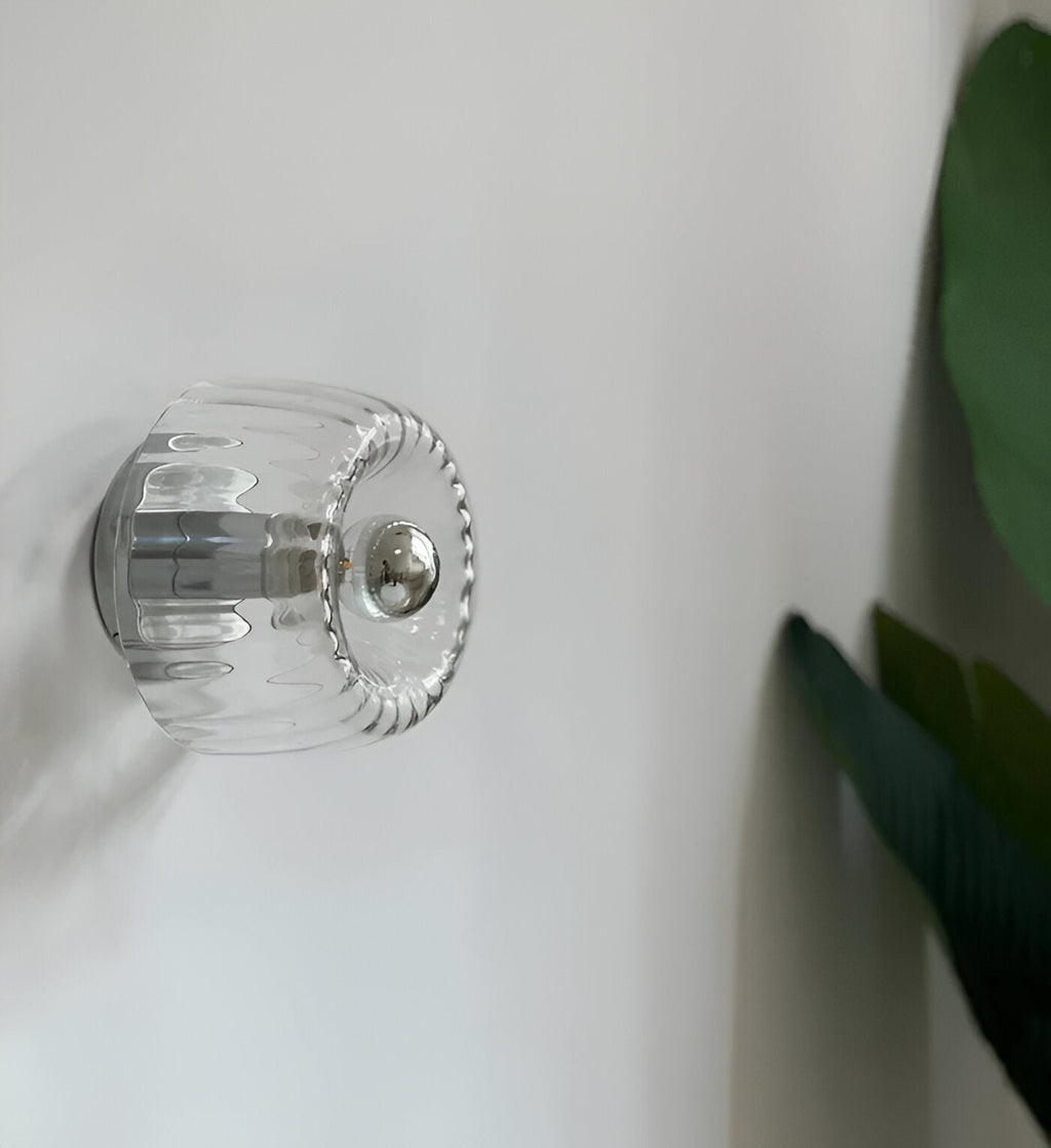BauRib Glasleuchte – Gerippte Wandlampe im Bauhaus-Chic