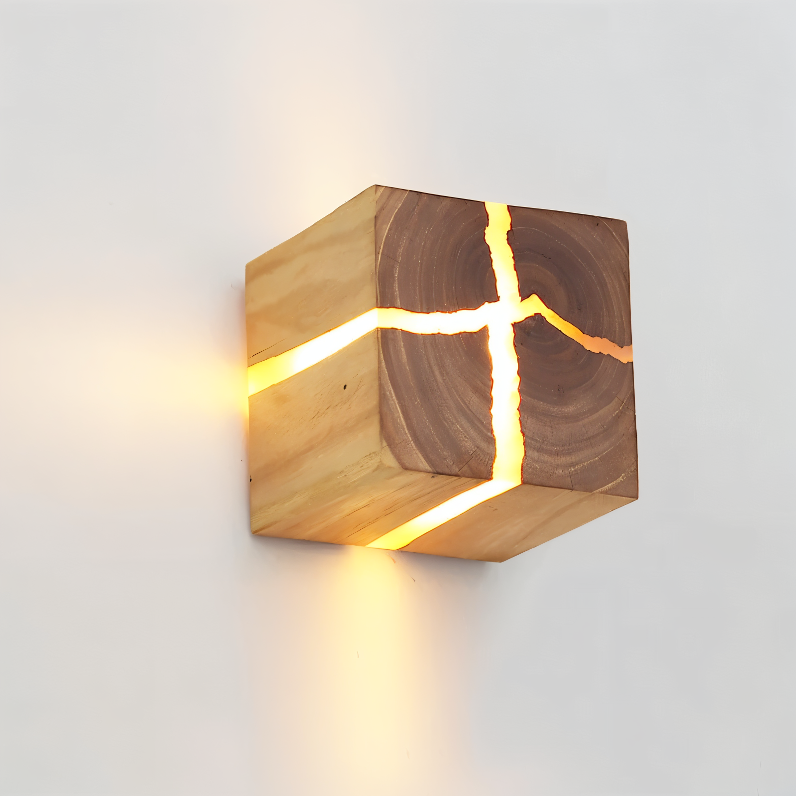 CrackleWood Artlight – Handgemachte Wandleuchte mit Holzriss-Struktur