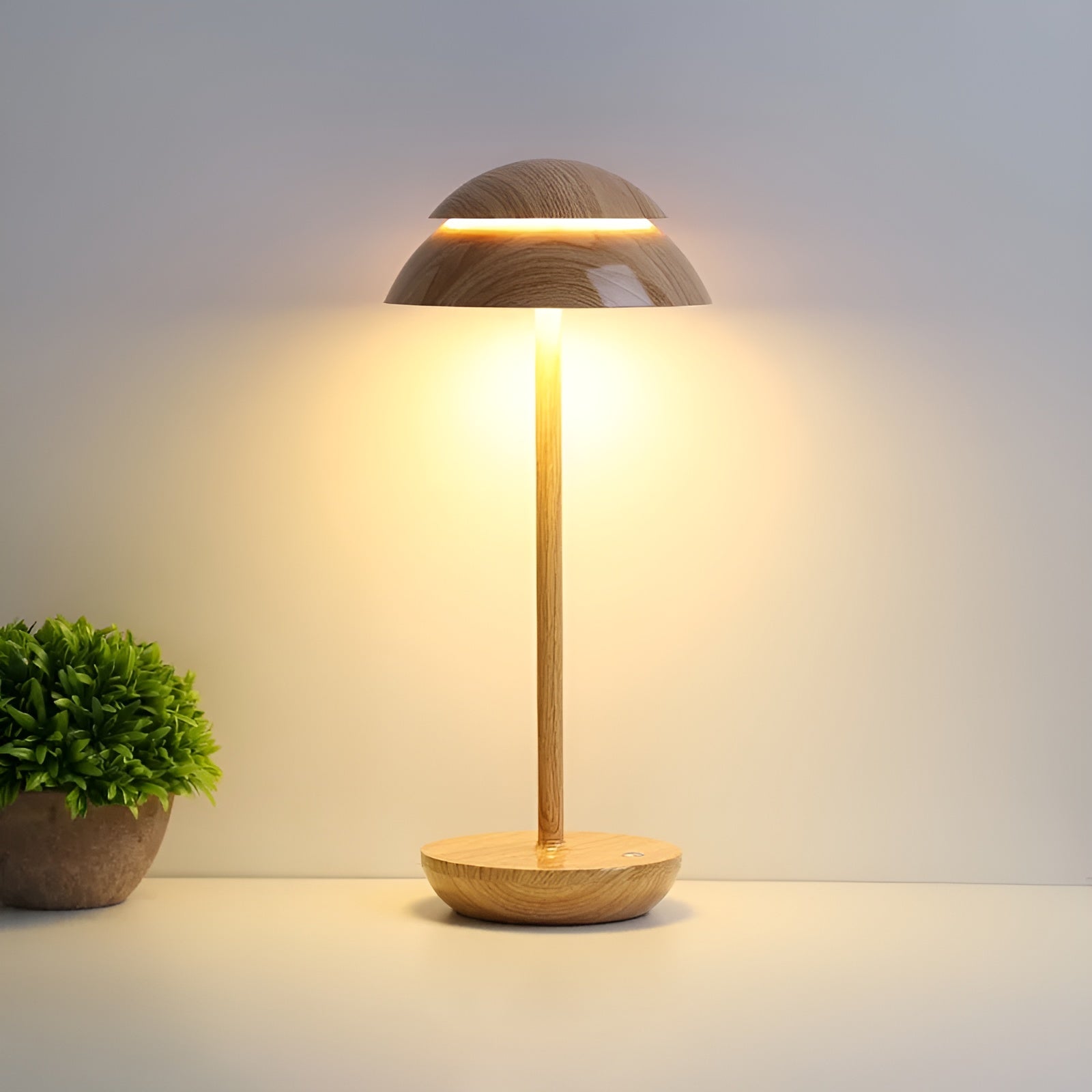 LumiShade – Kabellose LED Tischlampe mit Schirm in schlankem Design