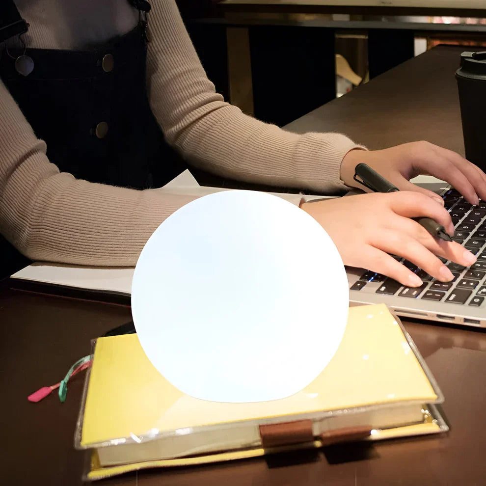 Thessara – LED-Leuchte für den Tisch