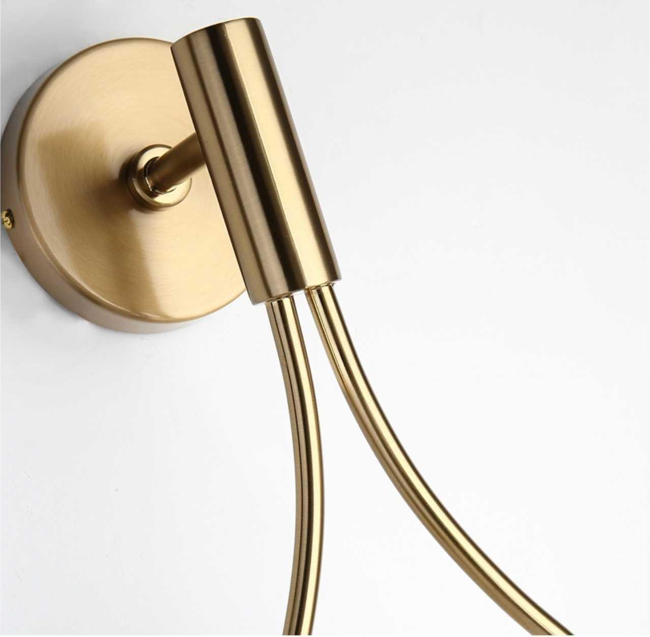 Sanna – Nordische Wandlampe mit Goldenem Detail