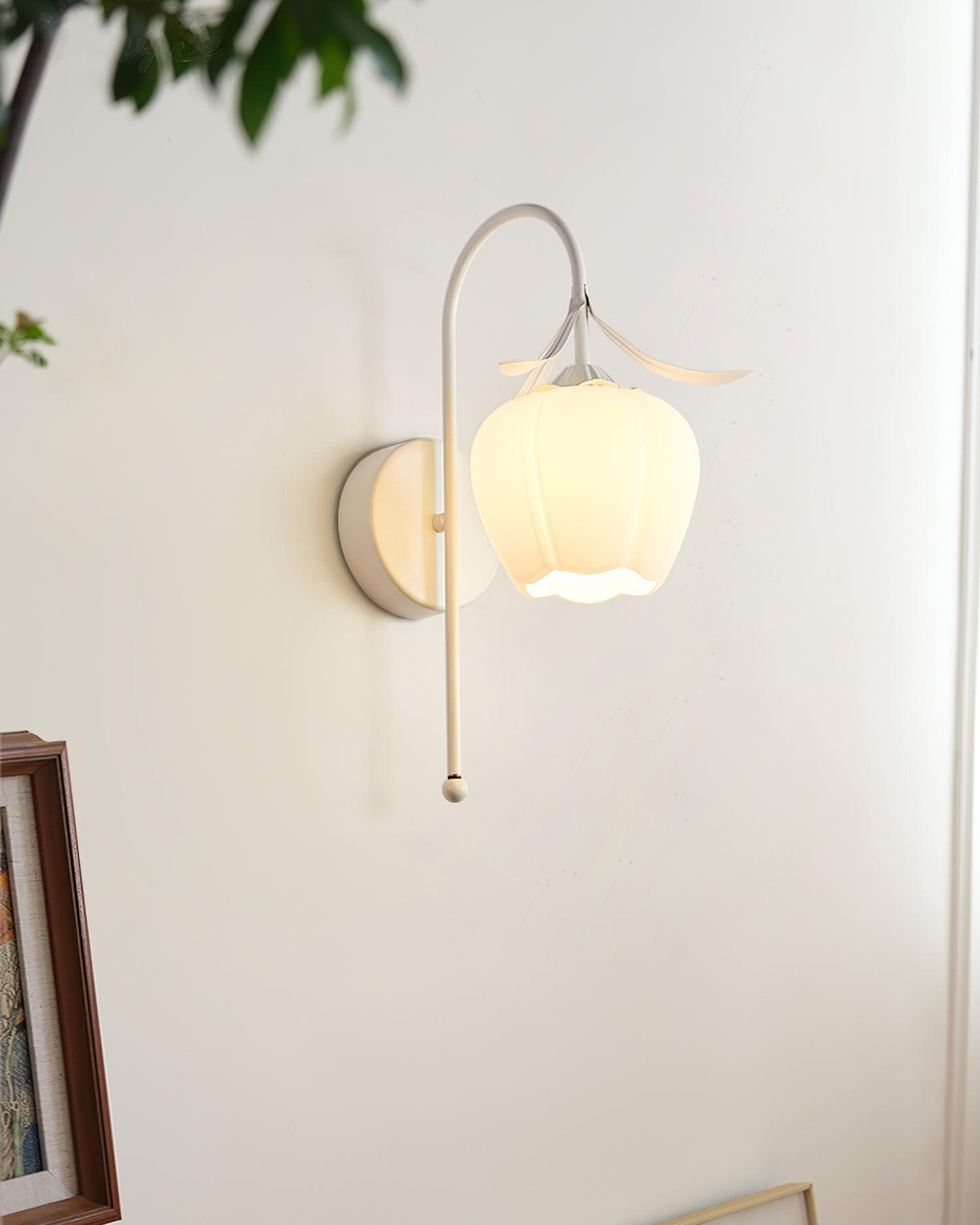 Neri – Wandleuchte im Orchideen-Design