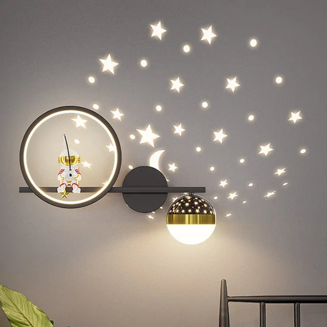 Cosmo – Astronauten-Wandlampe mit LED für das Kinderzimmer