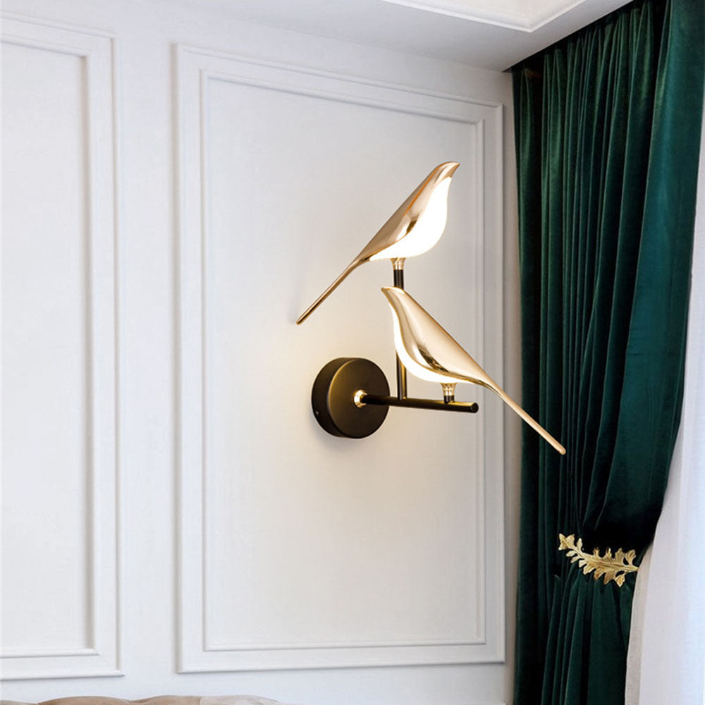 Nola – Künstlerische Vogel-Wandlampe