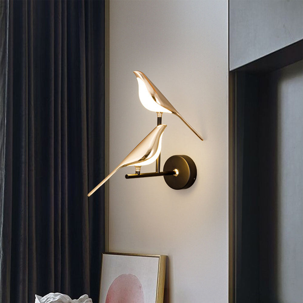 Nola – Künstlerische Vogel-Wandlampe