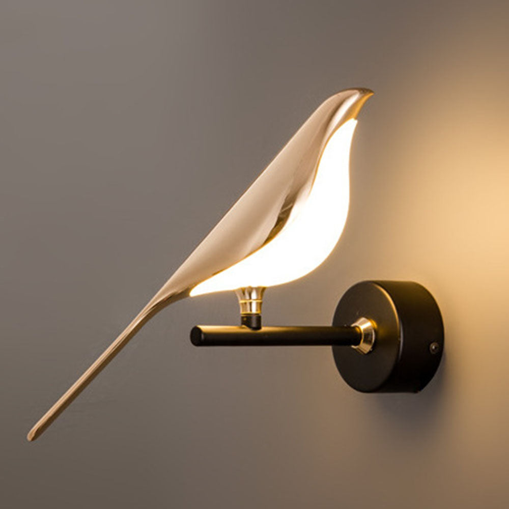 Nola – Künstlerische Vogel-Wandlampe