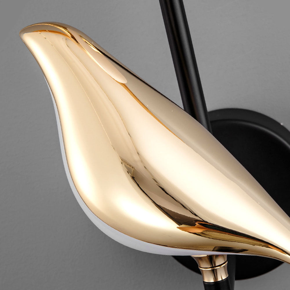 Nola – Künstlerische Vogel-Wandlampe