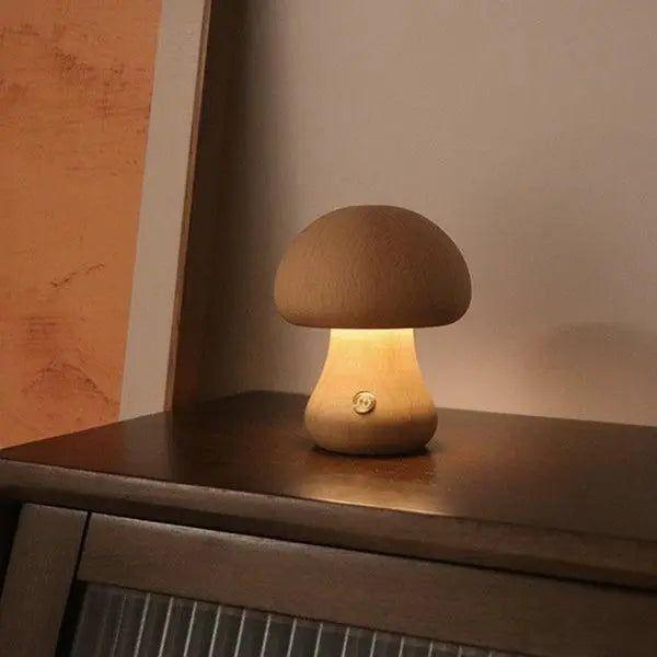 Skurrile Pilzlampe aus Holz