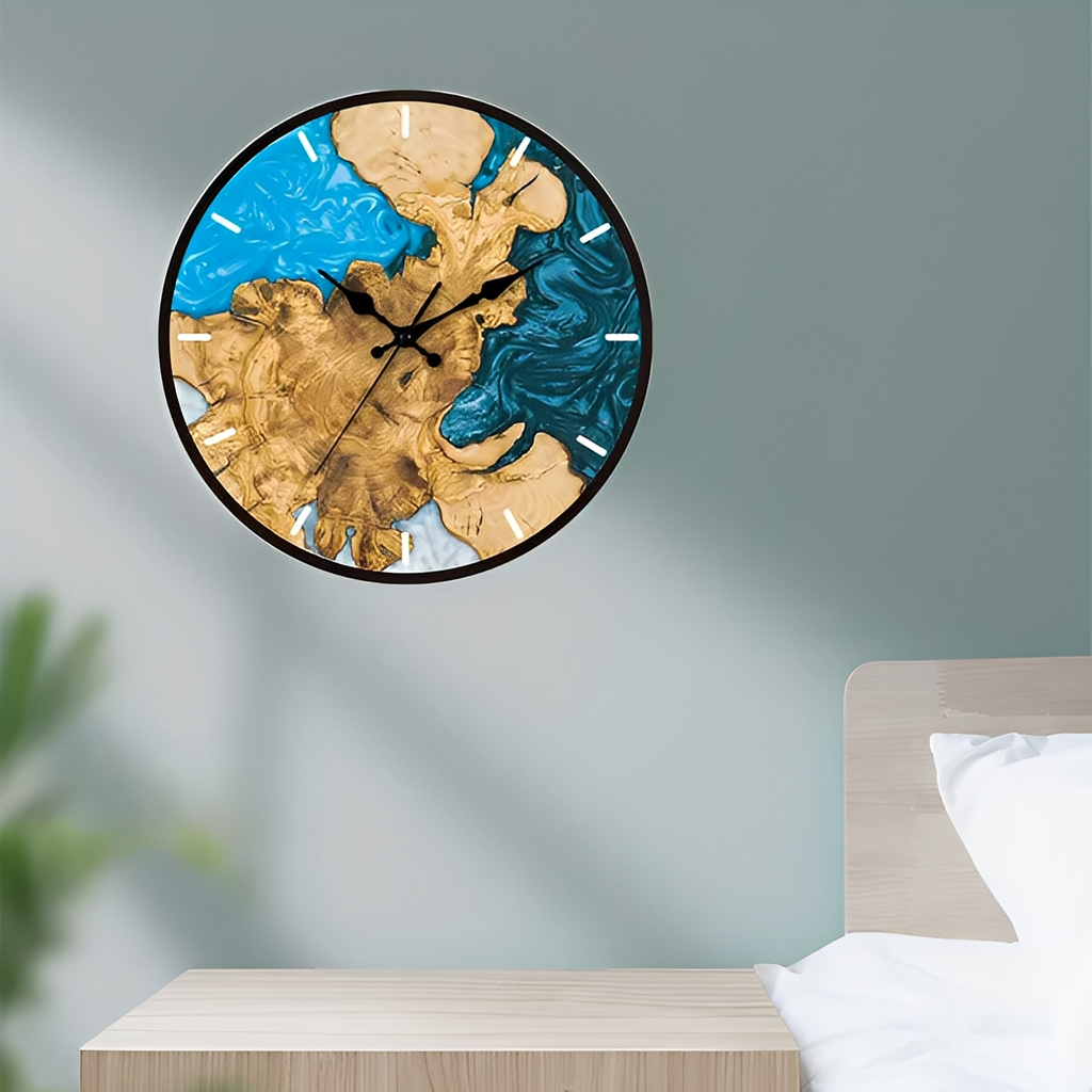 Alvik – Einfache nordische Wanduhr mit Holzoptik