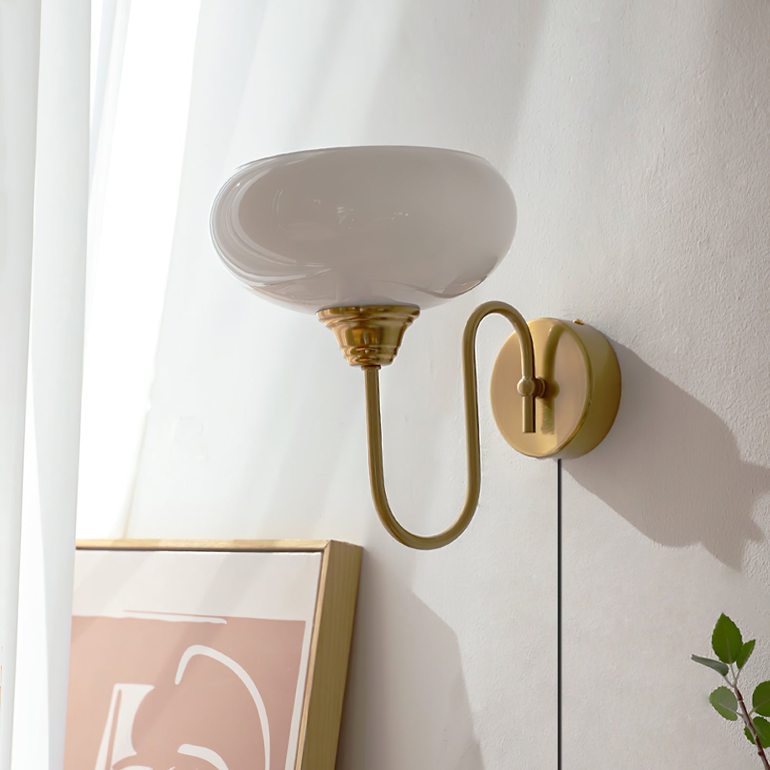 Nova – Wandleuchte aus Glas mit Stecker