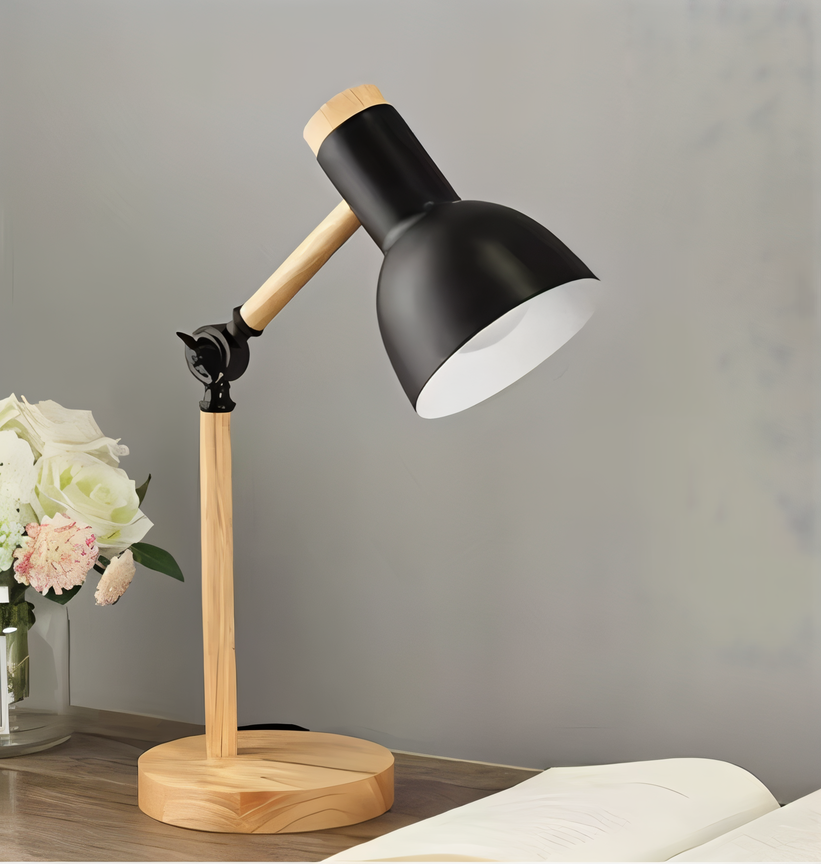 Niko – Skandinavische LED Tischlampe