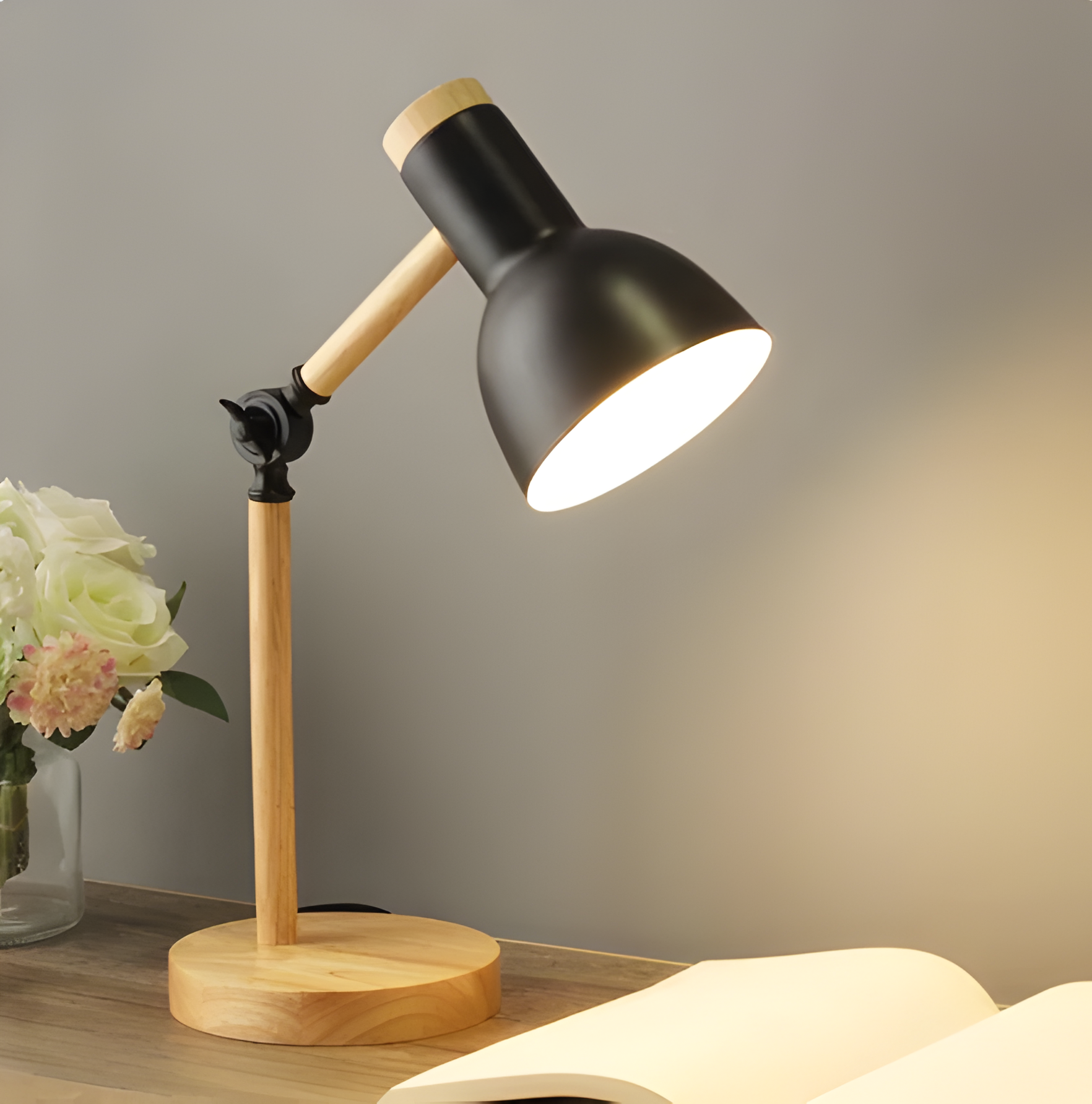 Niko – Skandinavische LED Tischlampe
