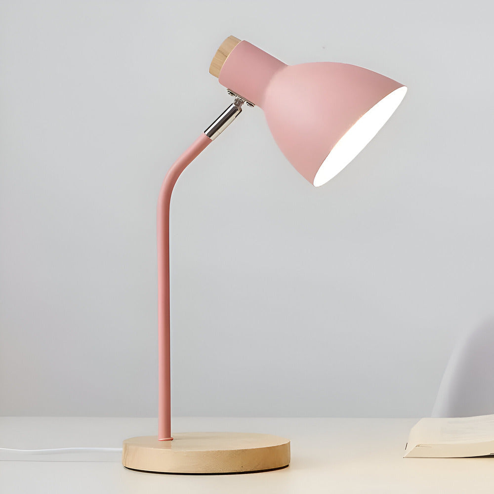 Mika – Schlichte Tischlampe aus Holz