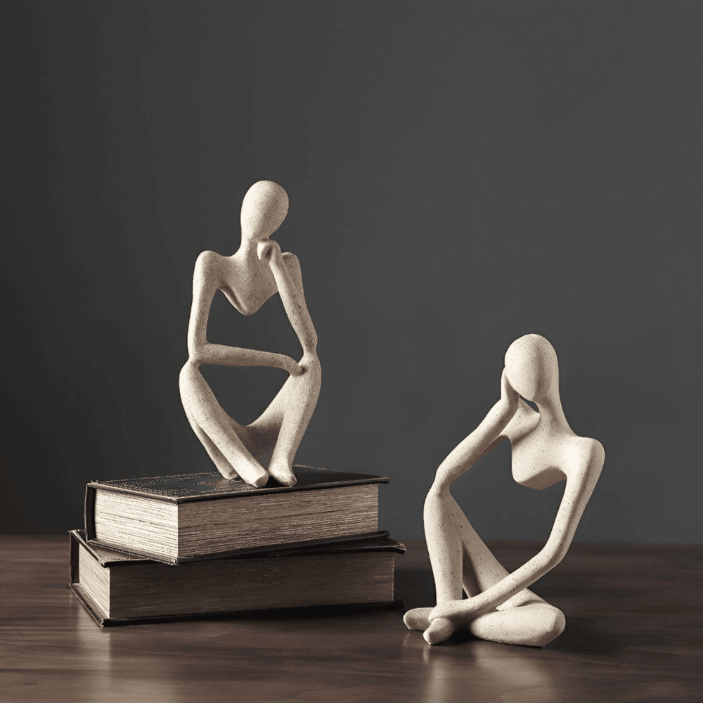 Rin – Moderne Skulptur aus Sandstein